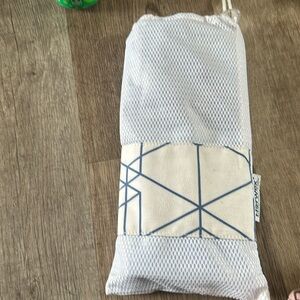 NEW norwex Beach towel in bag never used. 60 x 32.